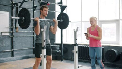 AI Fitness Coaches vs Personal Trainers: What Will the Future Look Like?